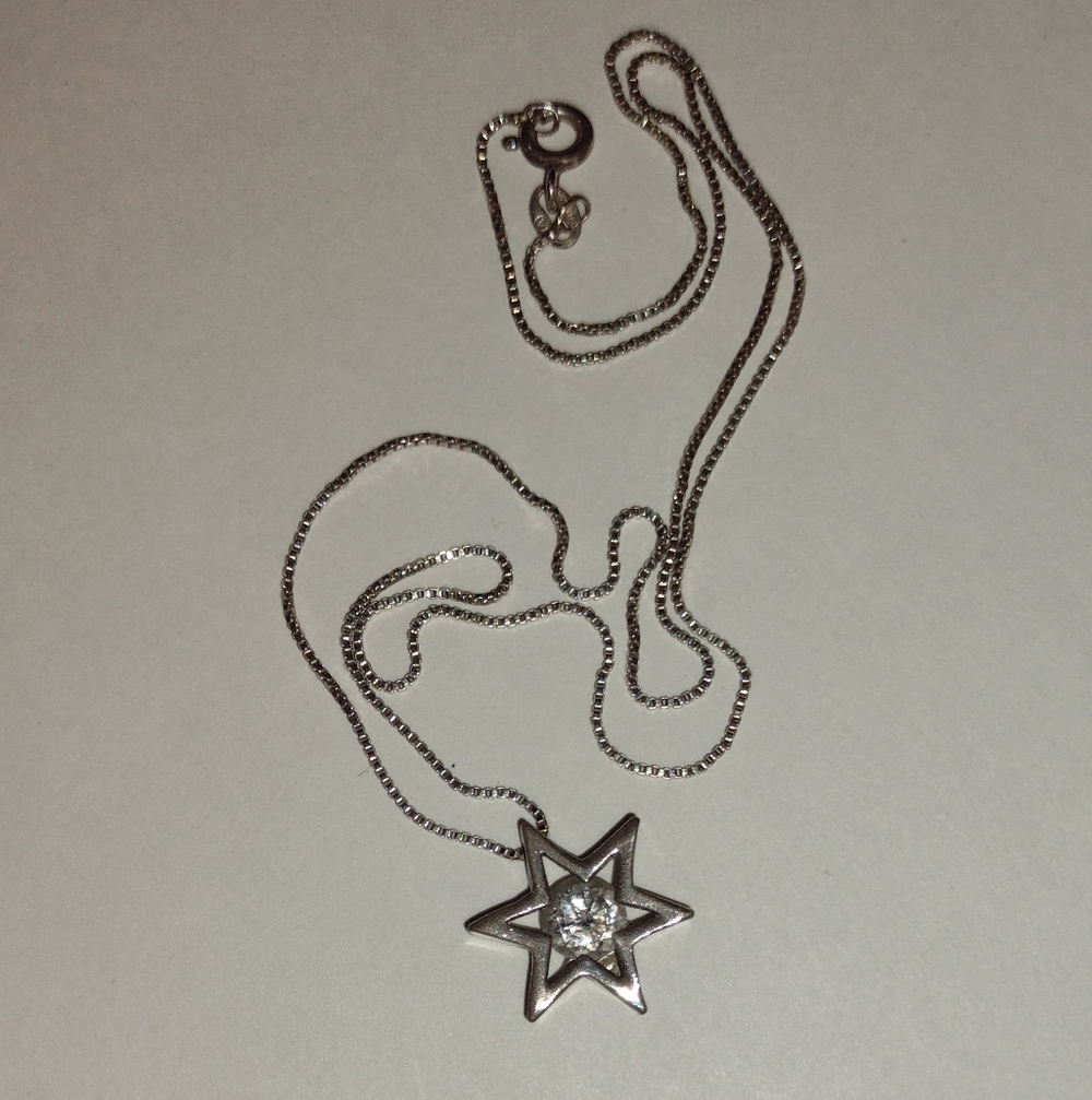 Silver Star Pendant Necklace - Picture 5 of 6